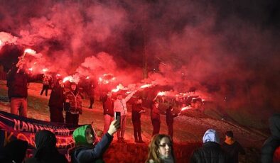 Kartepe Belediye Başkanı Av.M.Mustafa Kocaman meşalelerle karşılandı